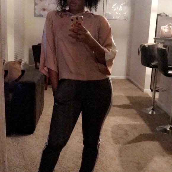 Pink silk crop hoodie - Picture 1 of 3